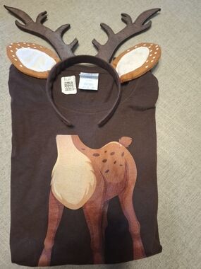 Brown Deer Graphic Tee with Antler Head Piece Size Small